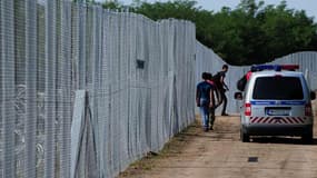 La Hongrie a fermé sa frontière avec la Serbie, les premiers migrants arrivent en Croatie.