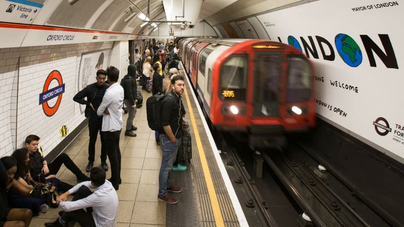 Un métro londonien, le 20 août 2016 à la station Oxford Circus. (Photo d'illustration)