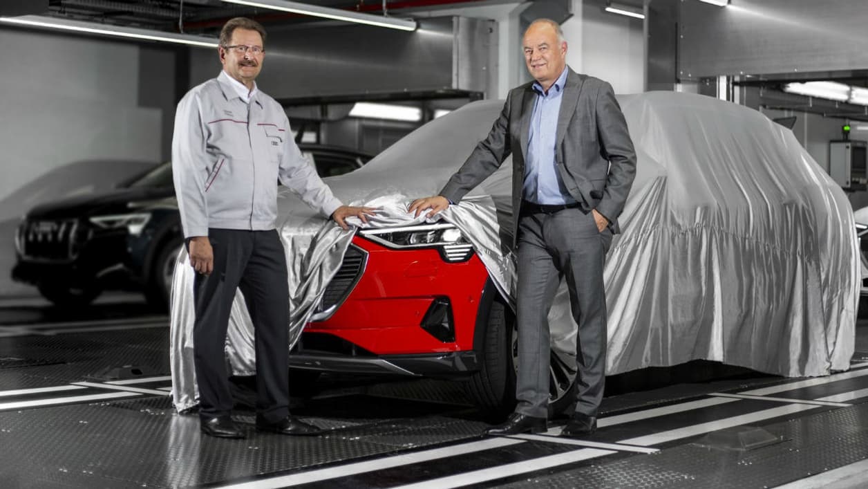 Audi a lancé la production de son e-tron dans son usine de Bruxelles. Audi a lancé la production de son e-tron dans son usine de Bruxelles.