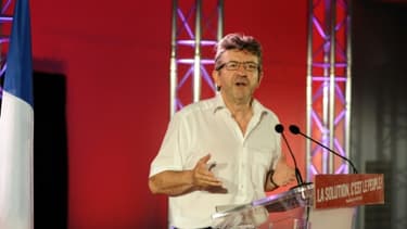 Le co-fondateur du Parti de gauche, Jean-Luc Mélenchon, lors de son discours de clôture de l'université d'été du parti à Toulouse, le 30 août 2015