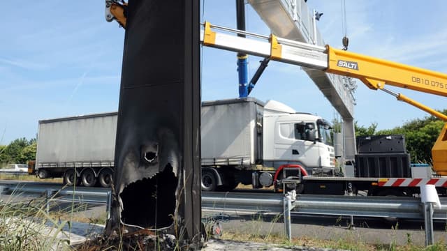 Un portail écotaxe, fourni par la société Ecomouv'.