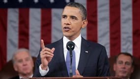 Lors de son discours sur l'état de l'Union, Barack Obama a poursuivi son prudent virage au centre de l'échiquier politique américain en reprenant certaines mesures soutenues par les républicains. /Photo prise le 25 janvier 2011/Monsivais/Pool