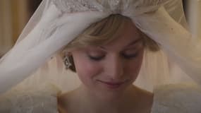 Emma Corrin dans la peau de Diana dans "The Crown".