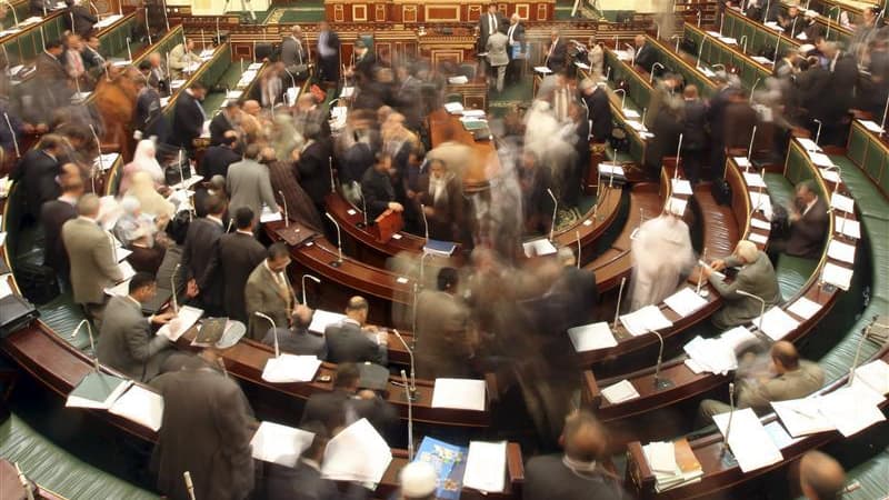 Session parlementaire au Caire, en février dernier. Le tribunal administratif du Caire a jugé mardi que le Parlement égyptien, dominé par les islamistes, n'était pas habilité à former l'assemblée chargée de rédiger la première Constitution de l'ère post-M