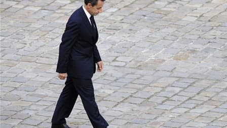 Plus des deux tiers des Français prédisent que Nicolas Sarkozy perdra lors de l'élection présidentielle de 2012 en France s'il est candidat, selon un sondage Viavoice que publiera lundi Libération. /Photo d'archives/REUTERS/Philippe Wojazer
