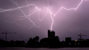 Un orage à Bordeaux, le 18 juillet 2017. 