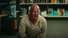 Bruce Willis endosse une nouvelle fois le costume de John McClane dans une publicité parodiant "Die Hard"