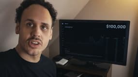 Le crypto-investisseur Isaac Miller se filme lors du franchissement du seuil des 100.000 dollars par le bitcoin, après s'être une première fois filmé lorsque le bitcoin a franchi les 100 dollars en 2013. (Source: YouTube)