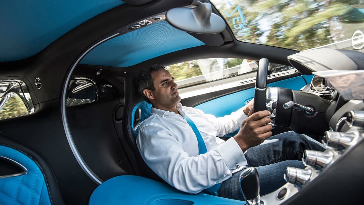 C'est l'ancien pilote de F1 Juan Pablo Montoya qui a réalisé ce défi fou du "0-400-0". C'est l'ancien pilote de F1 Juan Pablo Montoya qui a réalisé ce défi fou du "0-400-0".