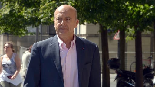 Alain Juppé a repris ses fonctions samedi à Bordeaux, visiblement en forme et détendu.