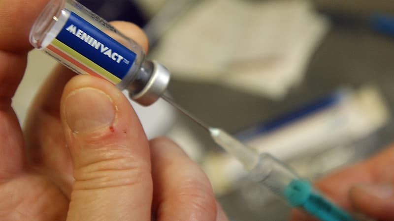 Vaccination. (Illustration)