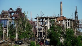 Les ruines de l'usine Azovstal à Marioupol (Ukraine), le 15 juillet 2022.