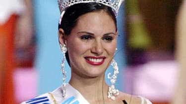 La Miss France 2004, Laëtitia Bléger, juste après son élection.