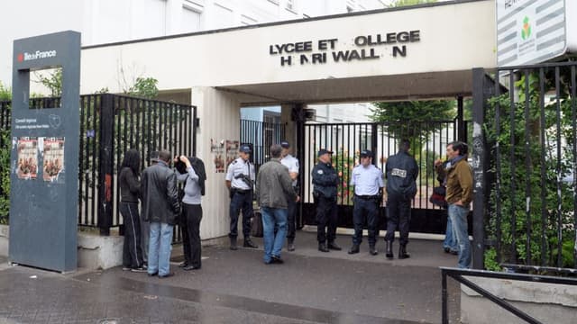 Philippe Tournier dénonce le manque de sécurité aux abords des lycées en France.