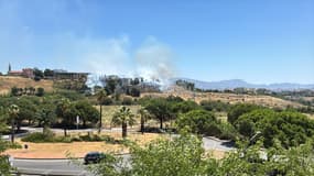 Un incendie s'est déclaré dans le 15e arrondissement, près des lettres "MARSEILLE", ce lundi 7 juillet.