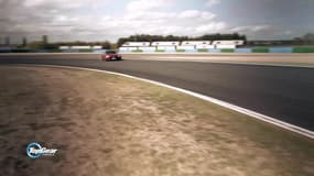 Top Gear France saison 4 : Bruce Jouanny au volant de la Mercedes AMG GT-R