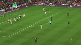 Le dribble déroutant de Martial face à Stoke CIty 
