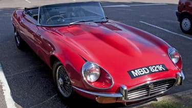 La Type E est la Jaguar qui vient tout de suite à l'esprit, tant elle a marqué son époque dans les années 60, et continue aujourd'hui une belle carrière sur le marché de la collection.