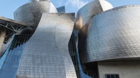 Façade en titane du musée Guggenheim conçue par Frank Gehry, le 20 mai 2024.