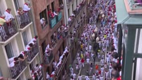 Pampelune: premier lâcher de taureaux aux fêtes de San Fermin