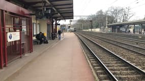 La gare de Sainte-Geneviève-des-Bois, sur le RER C. 