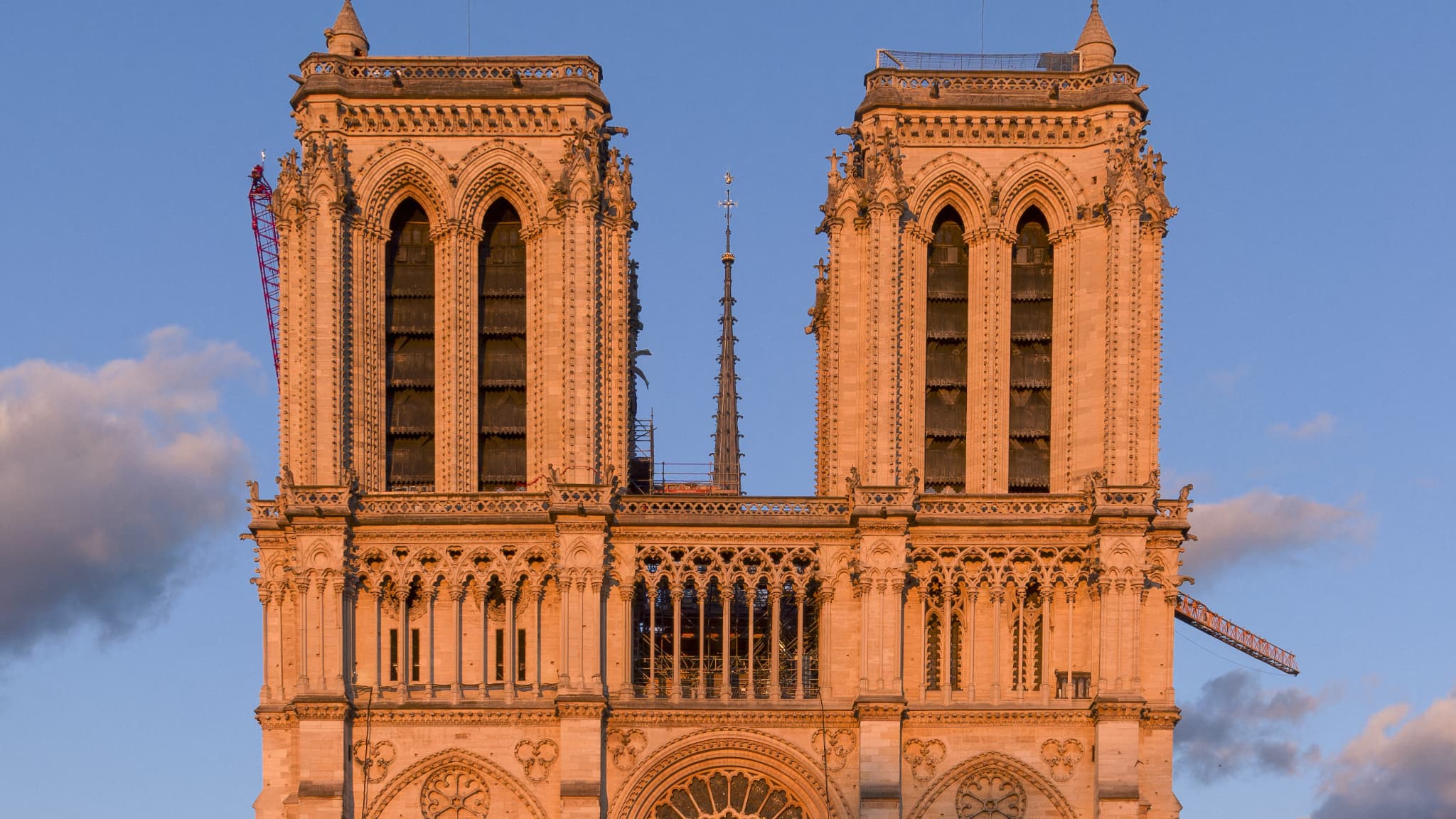 LES IMAGES AU CŒUR DES TOURS RESTAURÉES DE LA CATHÉDRALE NOTRE-DAME QUI ROUVRENT AU PUBLIC CE WEEK-END