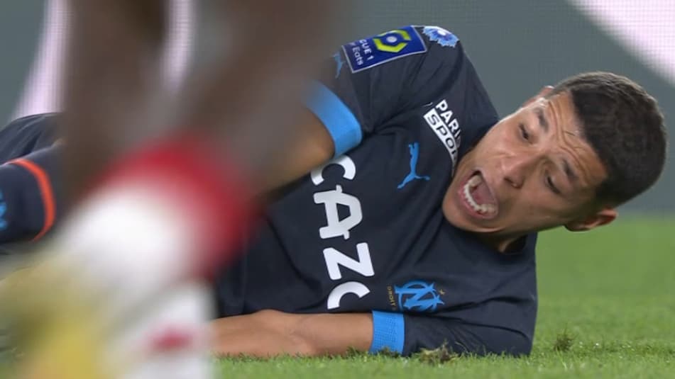 Amine Harit se tord de douleur lors de Monaco-OM, le 13 novembre 2022 Amine Harit se tord de douleur lors de Monaco-OM, le 13 novembre 2022