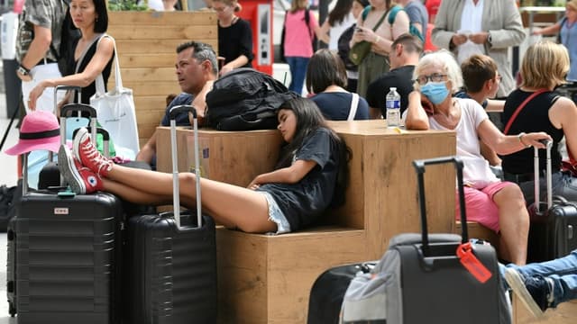 La Gare de Lyon à Paris, pendant le chassé-croisé des vacances d'été le 29 juillet 2022