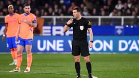 L'arbitre Jérémy Stinat lors du match Auxerre-OM (3-0, L1), le 22 février 2025