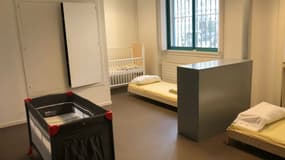 Des lits ont été installés dans les anciens bureaux de la Région Ile-de-France.
