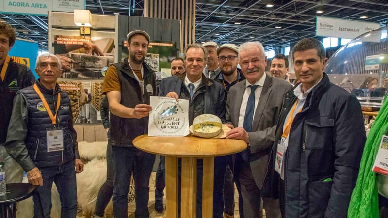 Des agriculteurs récompensés au Salon de l'agriculture, en présence de Renaud Muselier et Jean-Marie Bernard.