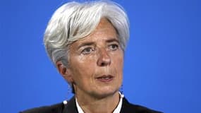 Christine Lagarde a contre-attaqué dimanche dans l'affaire Tapie, qui pourrait lui valoir une enquête judiciaire embarrassante dans sa campagne pour devenir directrice générale du Fonds monétaire international. La ministre française de l'Economie, qui est