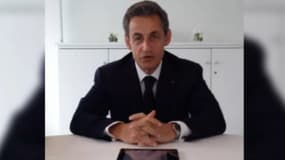 Nicolas Sarkozy lançant les hostilités sur Twitter ce vendredi.