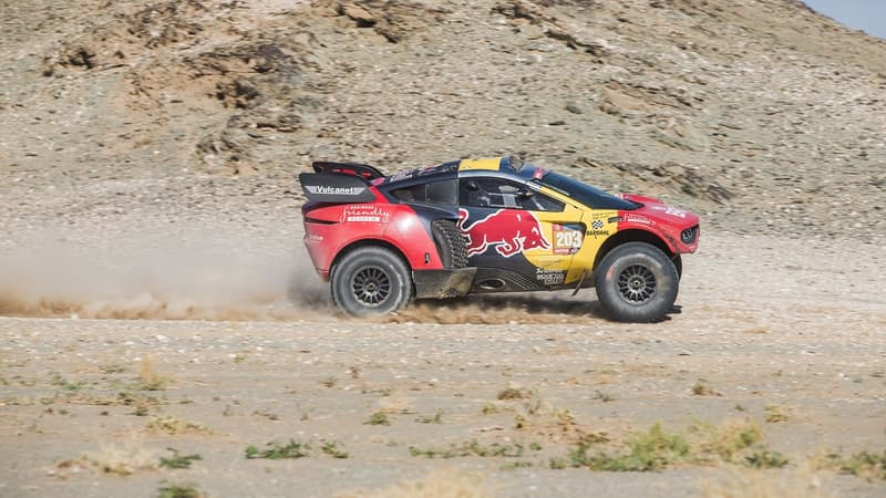 Sébastien Loeb pendant la 7e étape du Rallye Dakar, le 14 janvier 2024