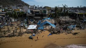 Vue aérienne des dégâts causés par le passage de l'ouragan Otis à Puerto Marques, État de Guerrero, Mexique, le 28 octobre 2023. Le bilan de l'ouragan d'une puissance exceptionnelle qui a frappé la station balnéaire mexicaine d'Acapulco s'est alourdi samedi à 39 morts, a annoncé le gouvernement mexicain. Ce lundi 30 octobre, il fait état de 48 morts. 
