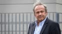 L'ex-président de l'UEFA Michel Platini devant le bureau du procureur suisse Thomas Hildbrand, le 31 août 2020 à Berne 
