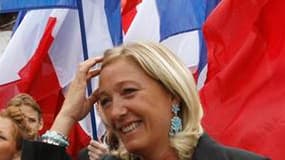 Selon la vice-présidente du Front national Marine Le Pen (photo), la Franco-Norvégienne Eva Joly ne peut être candidate à l'élection présidentielle en 2012 parce qu'elle n'a aucun lien de naissance avec la France. /Photo prise le 29 août 2010/REUTERS/Pasc