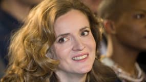 Nathalie Kosciusko-Morizet promet une baisse des impôts en 2015, un plan déconomies de 1 milliard d'euros, et des investissements à hauteur de 7 milliards d'euros.