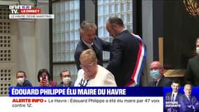 Édouard Philippe a été élu maire du Havre par 47 voix contre 12
