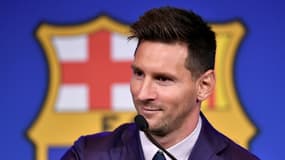Lionel Messi lors de sa conférence de presse d'adieu au Barça au Camp Nou le 8 août 2021