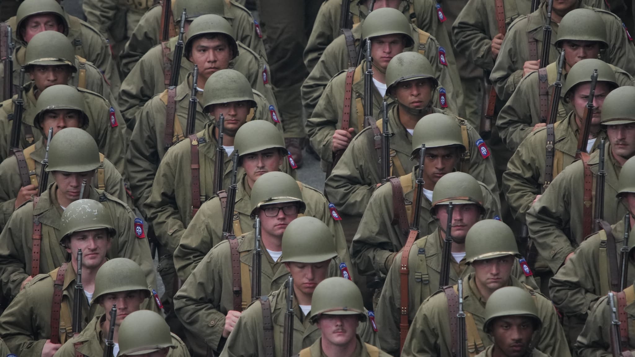 de soldados vestidos'Uniformes que datan de la Segunda Guerra Mundial en Washington el 14 de junio de 2025 Soldiers' uniform dresses dating from World War II in Washington on June 14, 2025