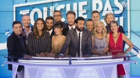 Cyril Hanouna et ses chroniqueurs sur le plateau de "Touche pas à mon poste!"