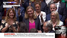 Ovation pour Yaël Braun-Pivet, élue présidente de l'Assemblée nationale avec Ovation pour Yaël Braun-Pivet, élue présidente de l'Assemblée nationale avec 242 voix