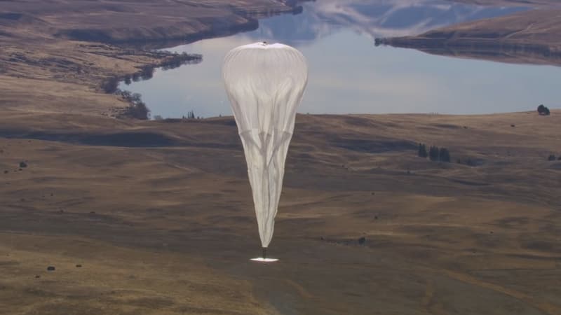 Les ballons du projet Loon volent dans la stratosphère.