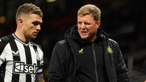 Kieran Trippier avec Eddie Howe lors d'un match de Newcastle en novembre 2023