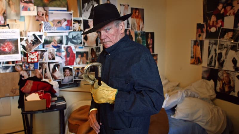 Yves Corbassière, le 6 septembre 2002, dans son appartement parisien