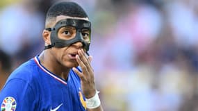 Kylian Mbappé dubitatif lors du match de la France contre la Pologne à l'Euro, le 25 juin 2024