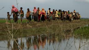 Des membres de la communauté Rohingya, près de la frontière entre la Birmanie et le Bangladesh, le 4 septembre 2017. 