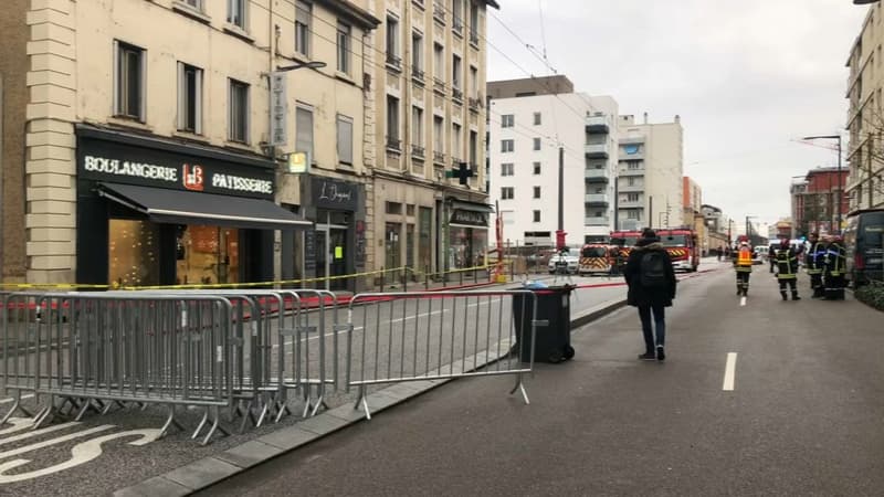 À Villeurbanne, un immeuble situé 99 rue Léon-Blum menace de s'effondrer.