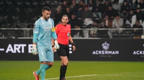 Anthony Lopes lors d'Angers-Nantes, le 12 décembre 2025.